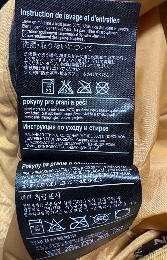 BURTON スノーボードウェアセット　サイズS（上）サイズM（下）