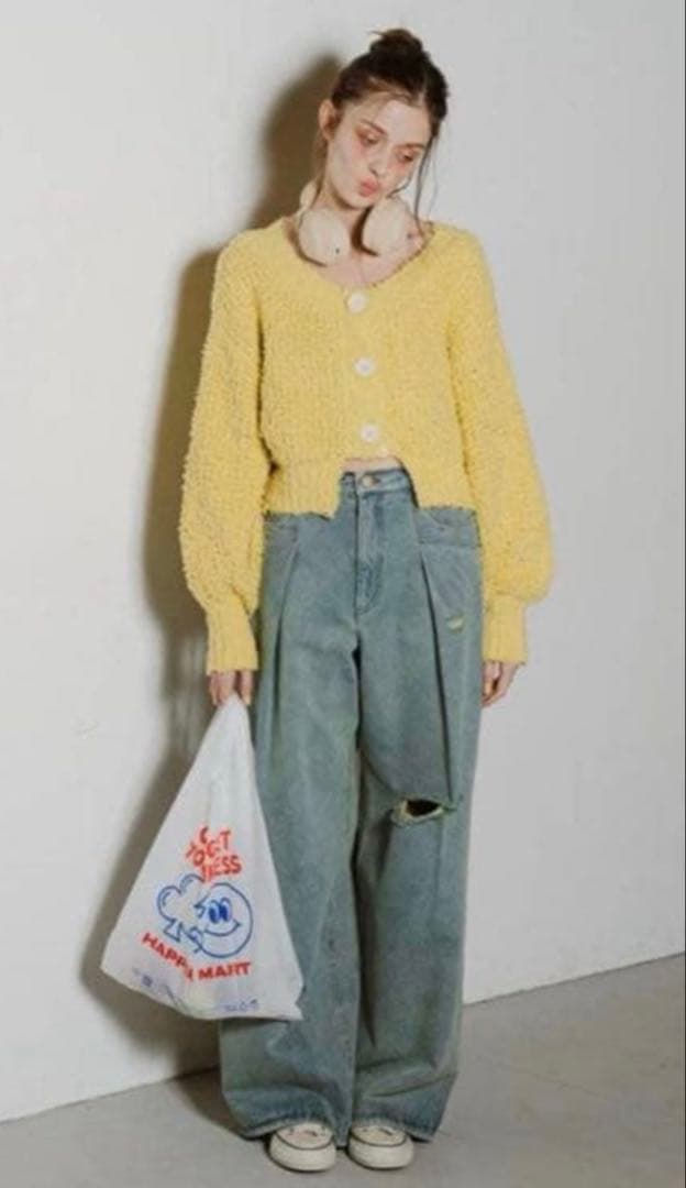 PINUE ボタン付きカーディガン　田久保かりん