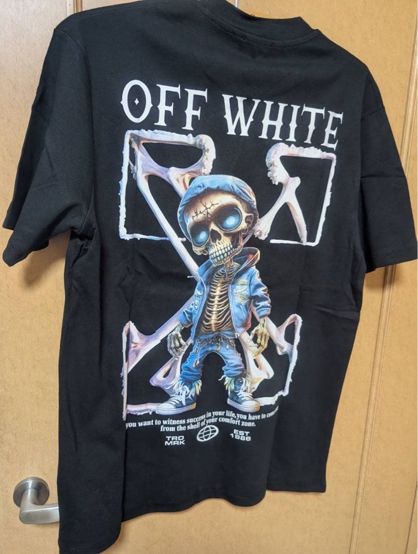 Off-White ブラック Tシャツ
