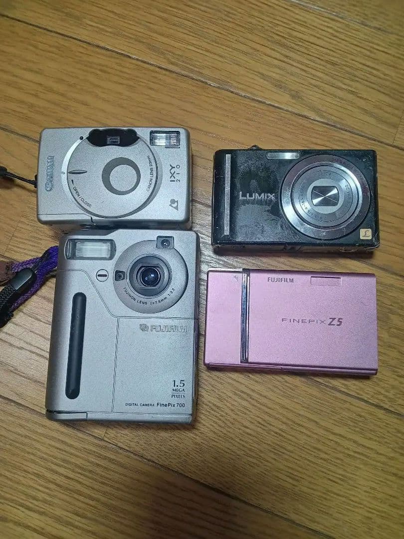 d*3様 デジタルカメラ4台セット　LUMIX IXY 等