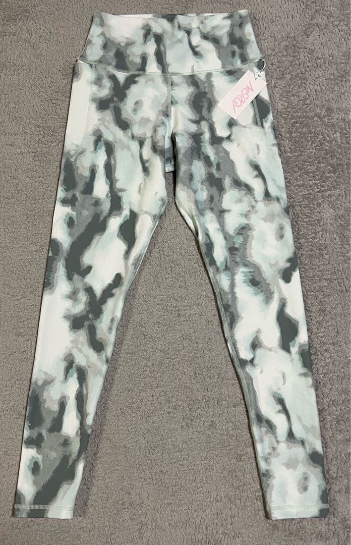 【他の方購入されても発送致しません。】　NERGY ヨガウェア