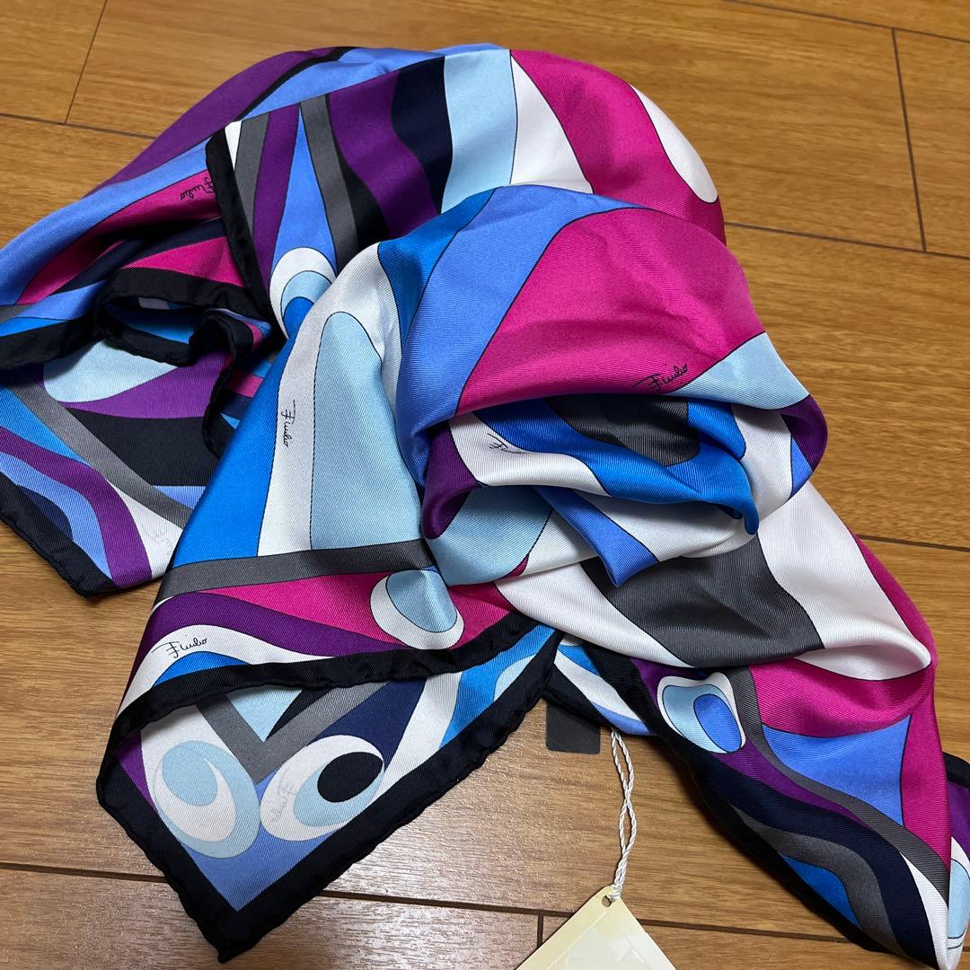 Emilio Pucci 大判シルクスカーフ