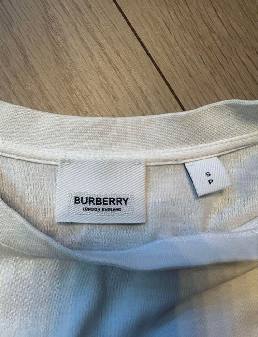 BURBERRY ホワイト ロゴ Tシャツ　レディースS