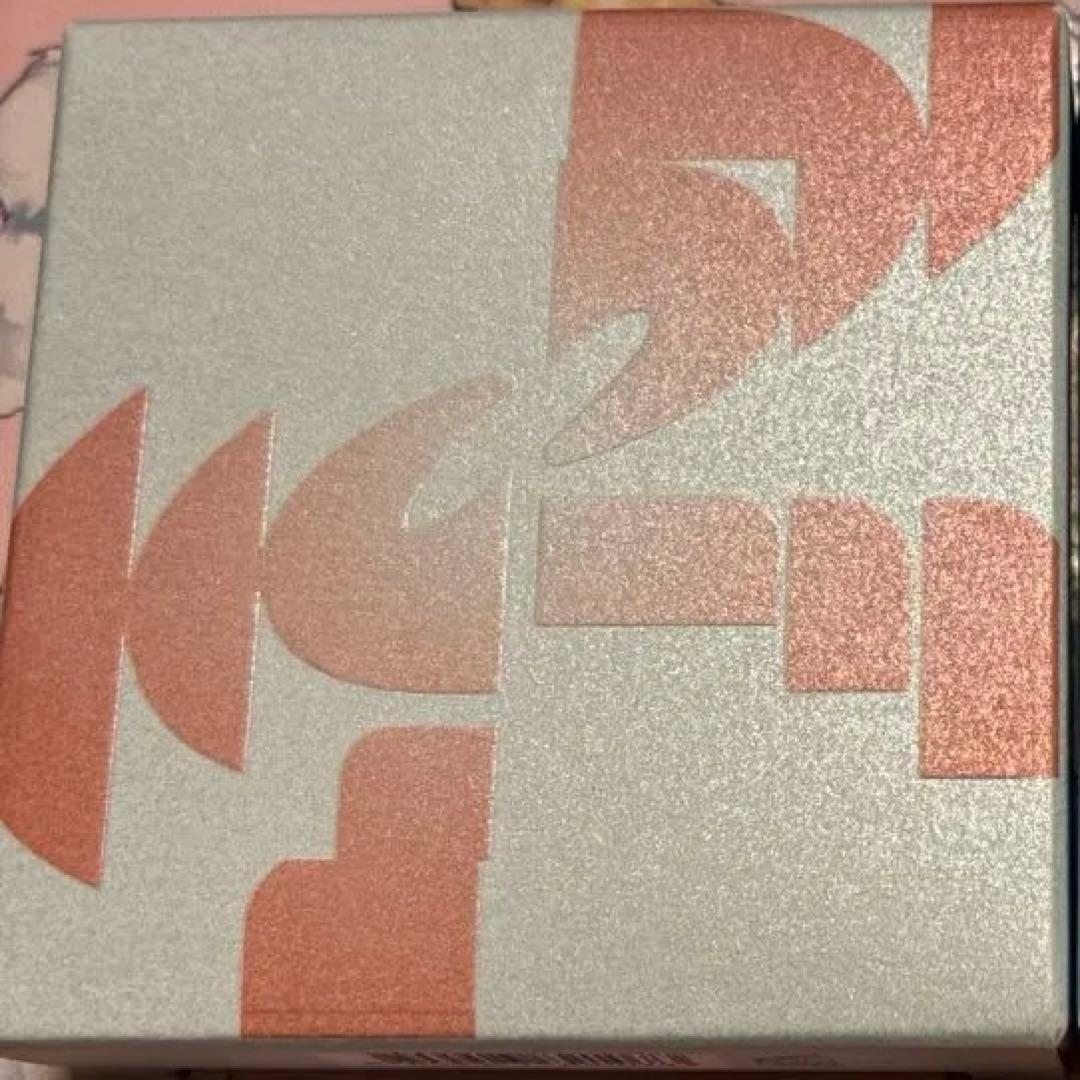 TWO SLASH FOUR チーク BATTY BEIGE バッティベージュ