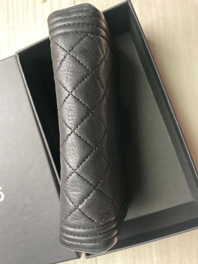 CHANEL ブラックレザー人気のラムスキン財布！美品！