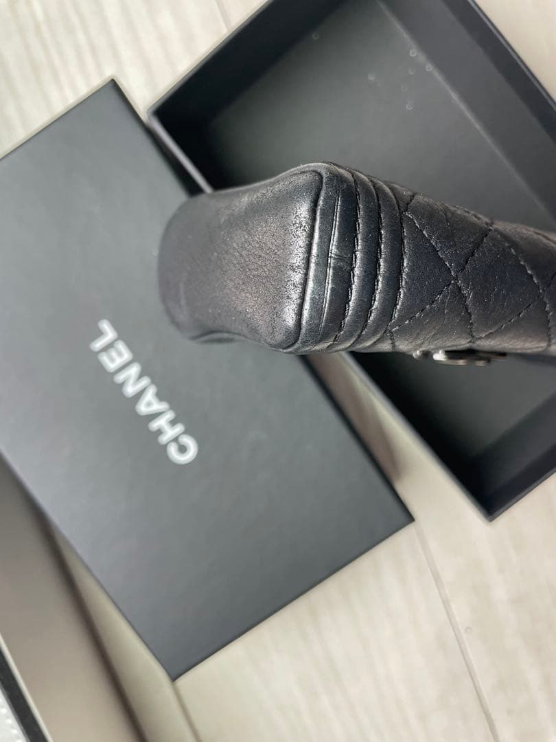 CHANEL ブラックレザー人気のラムスキン財布！美品！