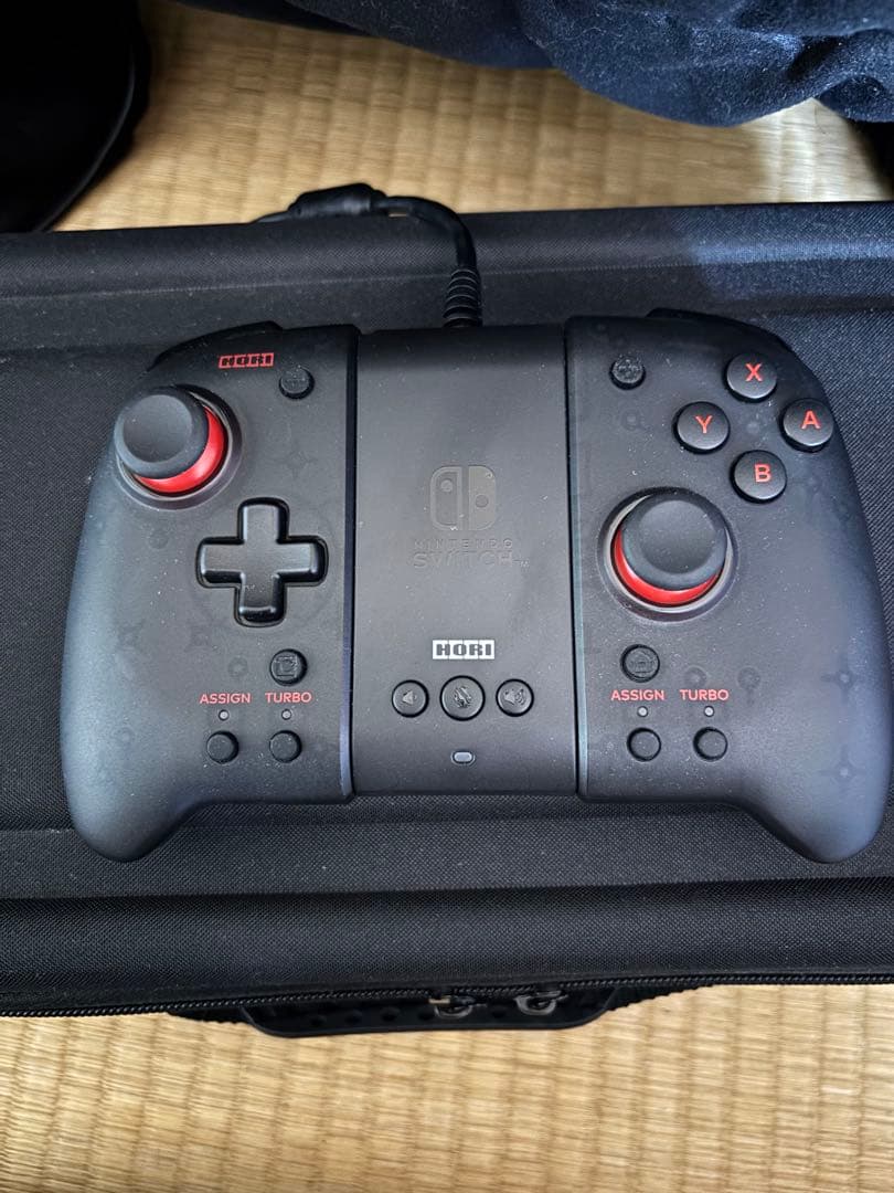 Nintendo Switch 本体 ブラック初期型　ホリパット3個セット