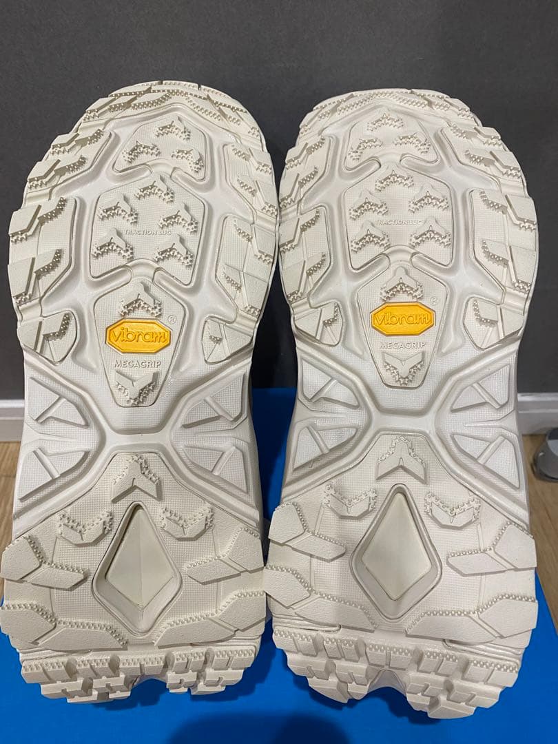 HOKA ホワイト KAHA 2 FROST MOC GTX